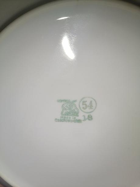 3 staré značené taniere so strieborným lemom thun,