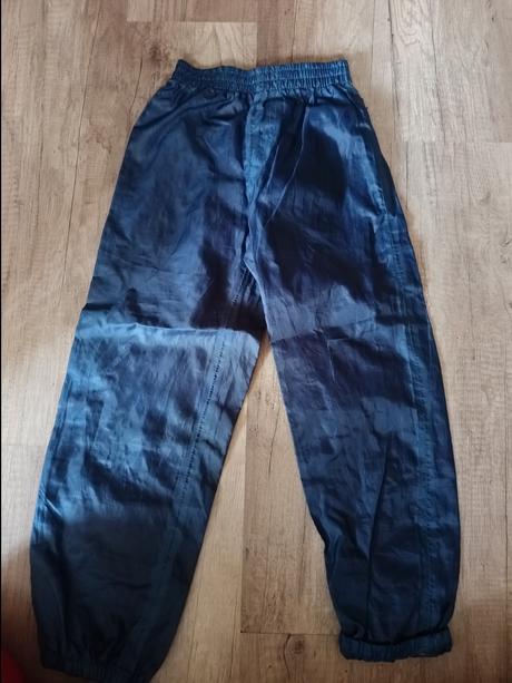 Nohavice do dážďa, 122