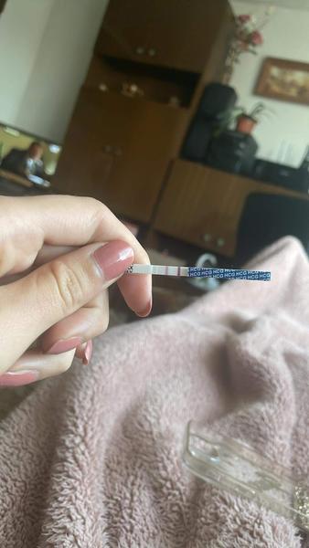 Meškajúca menštruácia a pozitívny tehotenský test