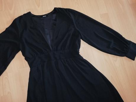 Jednoduché čierne šaty, m