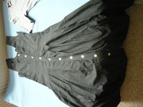 Balík dámskeho oblečenia, s