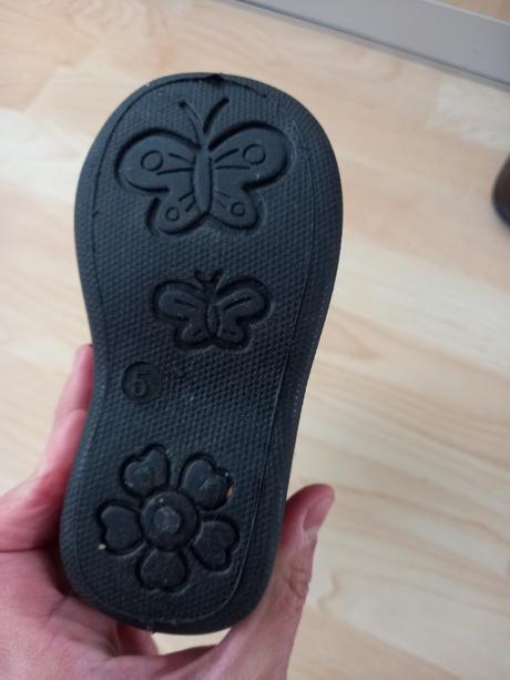 Dievčenské vysoké čižmy, 22