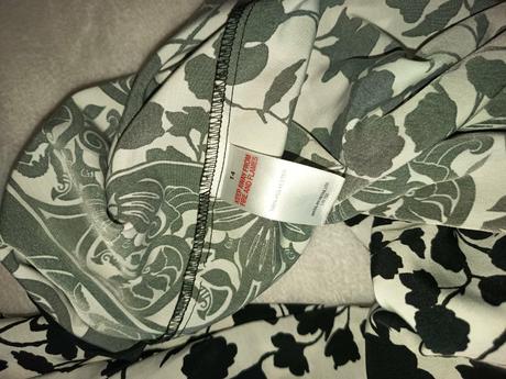 Ciernobiele kvetované saty, papaya,44