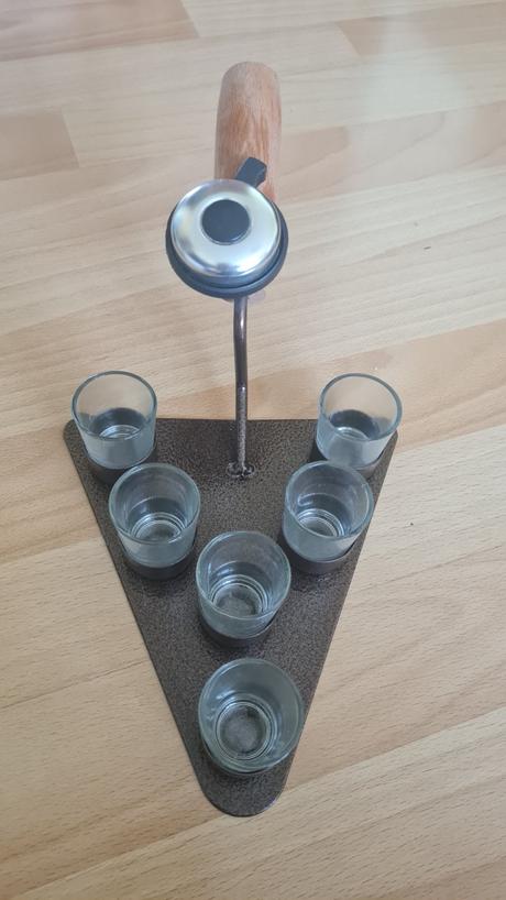 Párty špachtľa s pohárikmi a zvončekom,