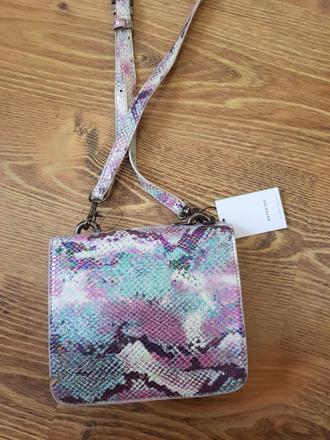 Reserved hadia kabelka, reserved