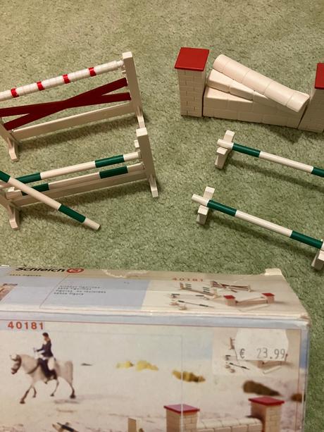 Prislusenstvo koniky zn. schleich, 