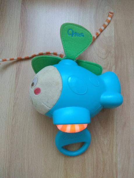 Chicco hrajúca naťahovacia helikoptéra,