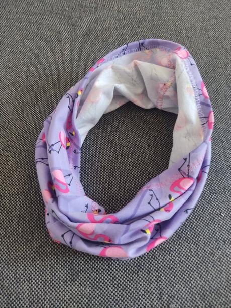 Nákrčník plameniak, 