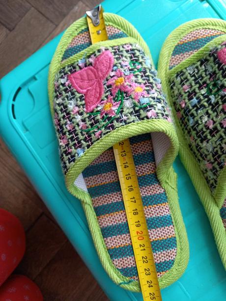 Papuče, šlapky, 37