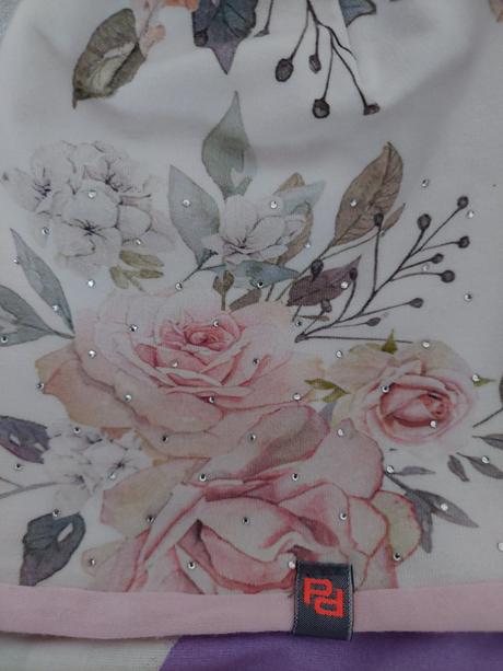 Čiapka a nakrčnik, 104