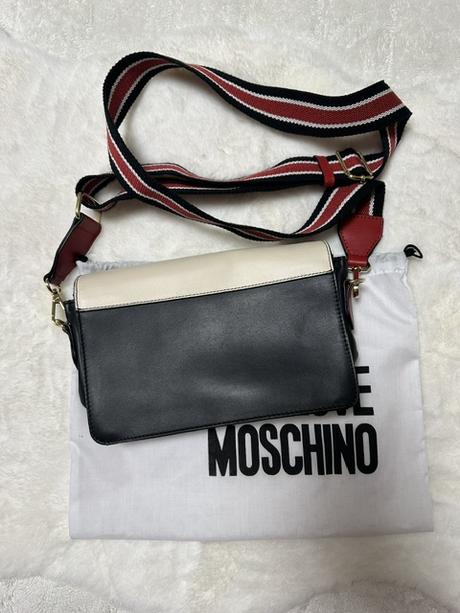 Kožená crossbody kabelka zn. love moschino, love moschino