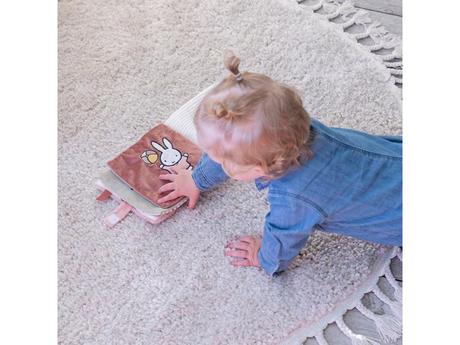 Little dutch textilná knižka s aktivitami králiček,