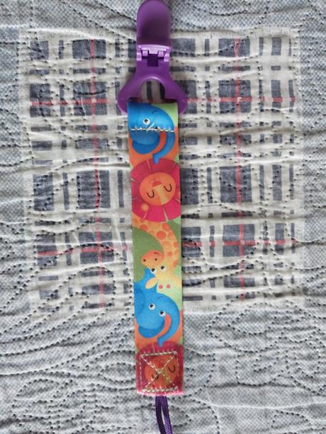 Úchytka na cumlik, nuby