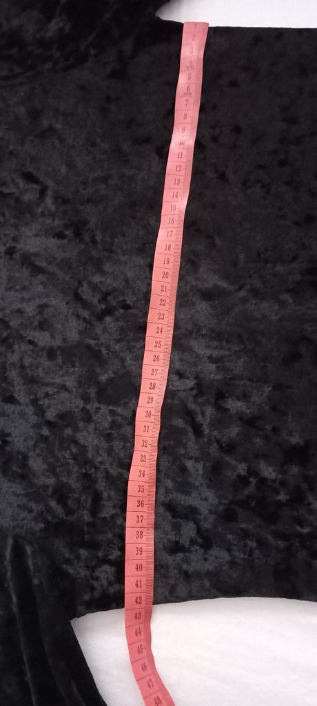 Zamatové šaty švédakej značky åhlens, m