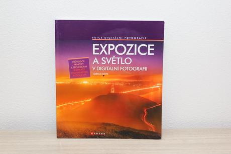 Knihy a časopisy o fotografovaní,