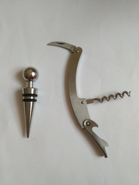 Vývrtka a otvárač na fľaše a zátka na víno nerez,