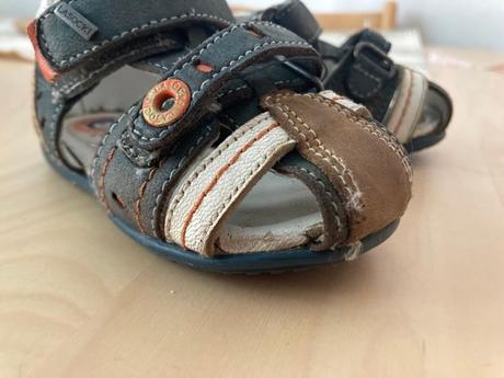 Sandalky lasocki, lasocki,19