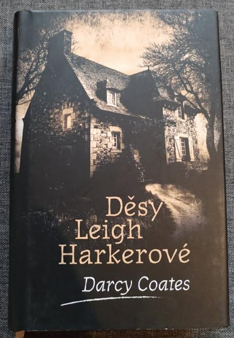 Darcy coates desy leigh harkerove, 