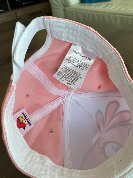 Dievčenská šiltovka, 54