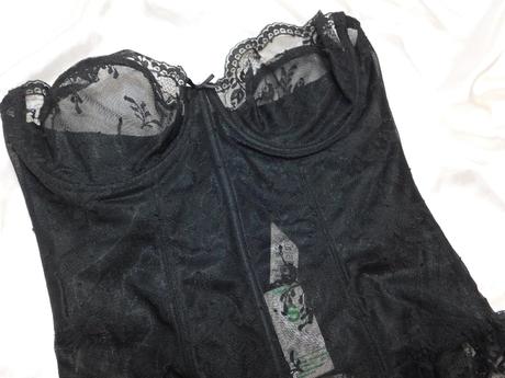 Kvalitny čipkovany korzetovy top, 70c