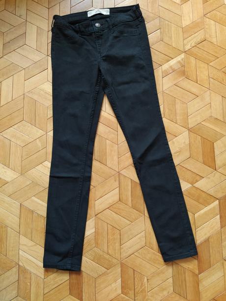 Čierne rifle veľ 23 alebo 152, hollister,152