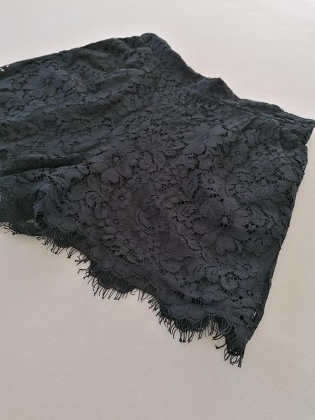 Kraťasy s čipkou, amisu,38