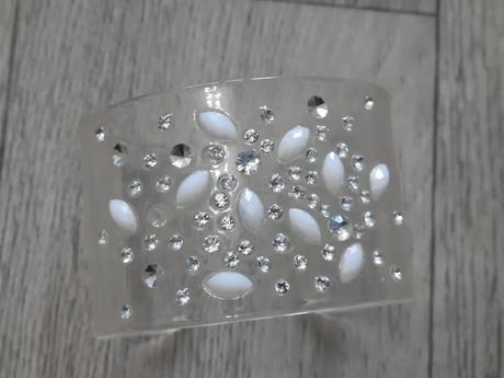 Dámske a dievčenské náramky,