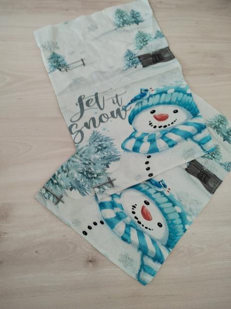 Obrusky 2ks asi 25 x 40 cm, 