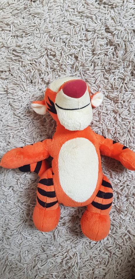 Spievajúci tigrík z macka pooh,