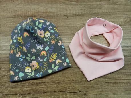 Čiapka so slintáčikom, <50 - 158