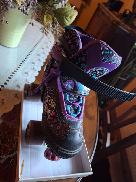 Dievčenské korčule+chrániče, 30