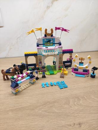 Lego friends stephaniina parkurova draha 41367,