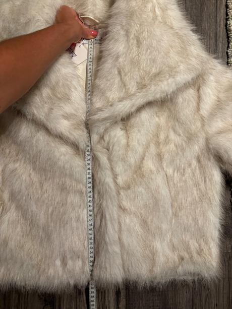 Štýlový kožuch s visačkou, l