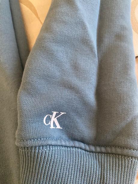 Mikina cena s poštou, calvin klein,152
