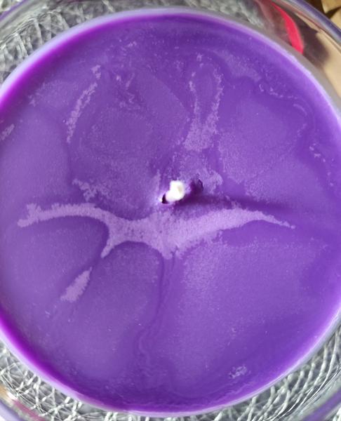 Prečo sa na sviečke vytvárajú fľaky?