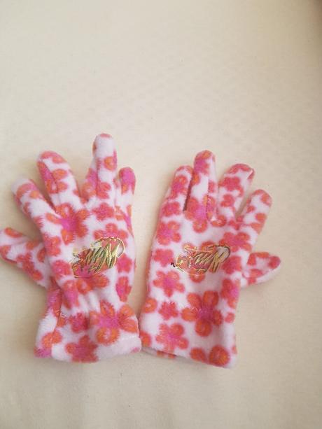 Flisove rukavicky winx cena 2.50e, 104