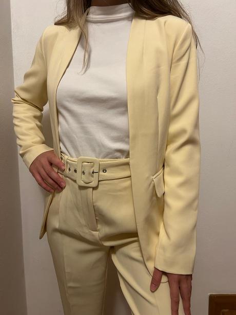 Kostým bledožltý, mohito,32