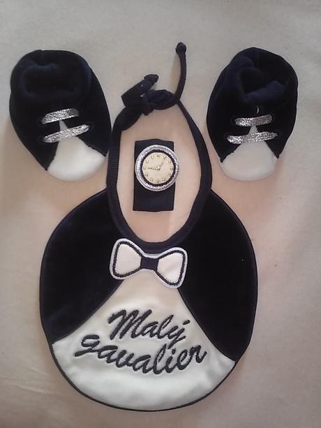 Podbradník, capačky, hodinky - malý gavalier, 50–62