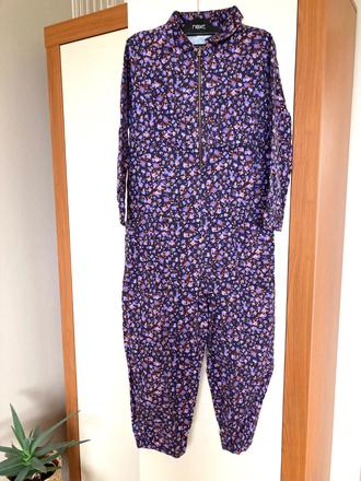 Overal kvietkovaný, zara,158