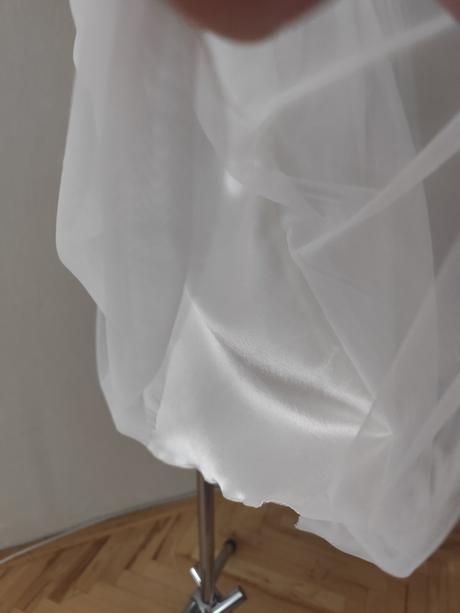 Krémové spoločenské šaty, 152