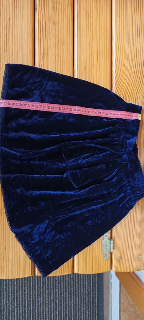 Slávnostný zamatový komplet, 122