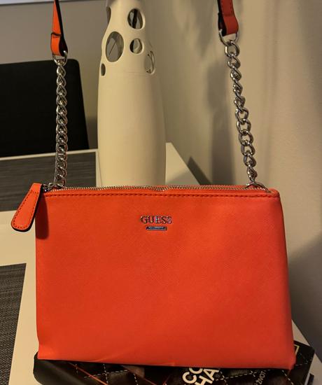 Kabelka guess, guess