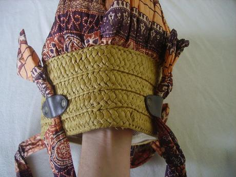 Hnedá kabelka s orientálnym vzorom a prútenou časť, 