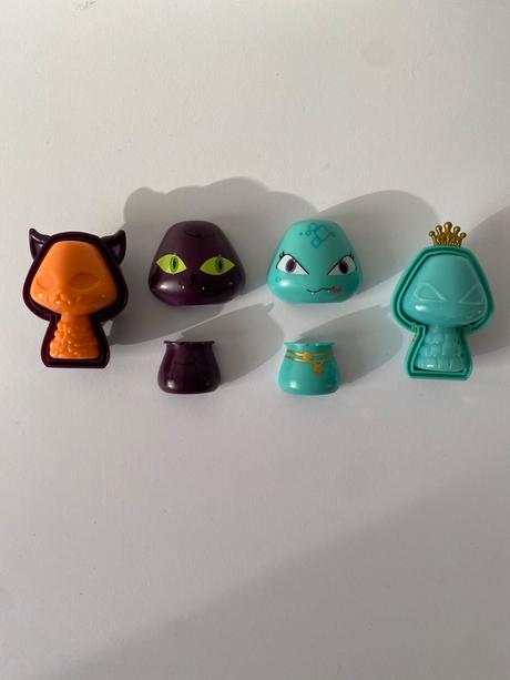 Monster high cross crescent & hisette,