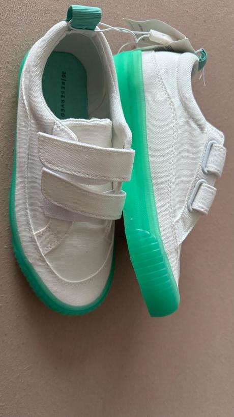 Tenisky, reserved,35