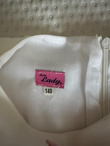 Sviatočné šaty, 140