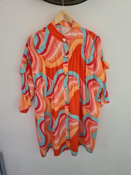 Farebná letná blúzka alebo šaty,