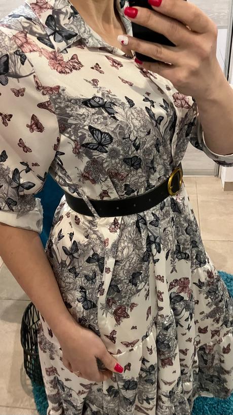 Dámske maxi šaty s motýľmi a volánom, l / m / s