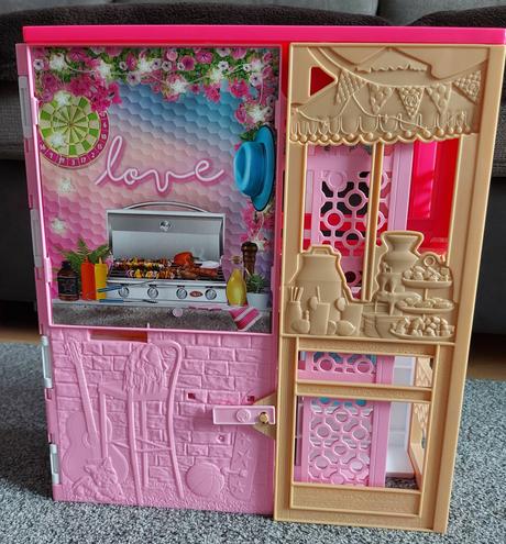 Domček pre bábiky barbie hcd47 kompaktný,
