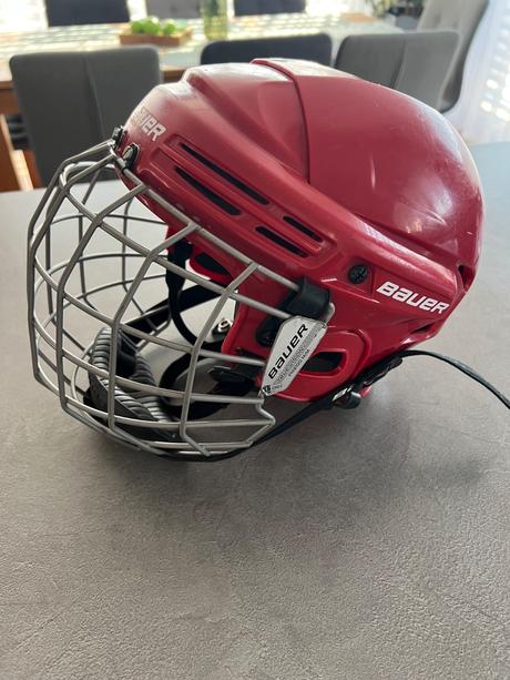 Hokejová prilba, bauer,m